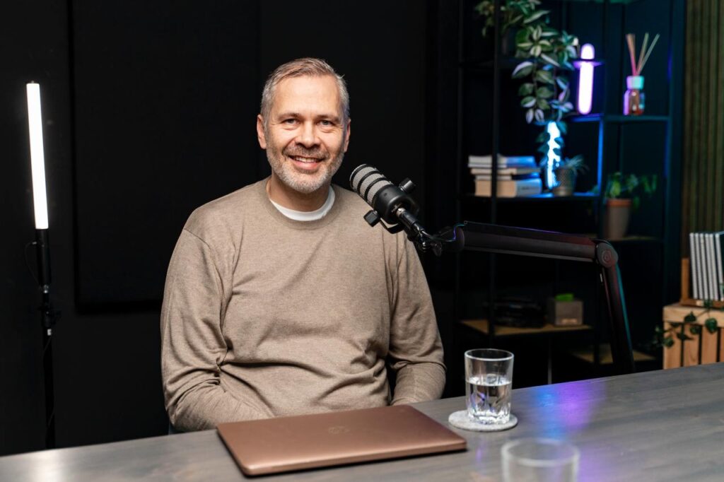 Podcast Dr. Evžen a abdominoplastika s Doc. MUDr. Ondřejem Měšťákem, Ph.D.